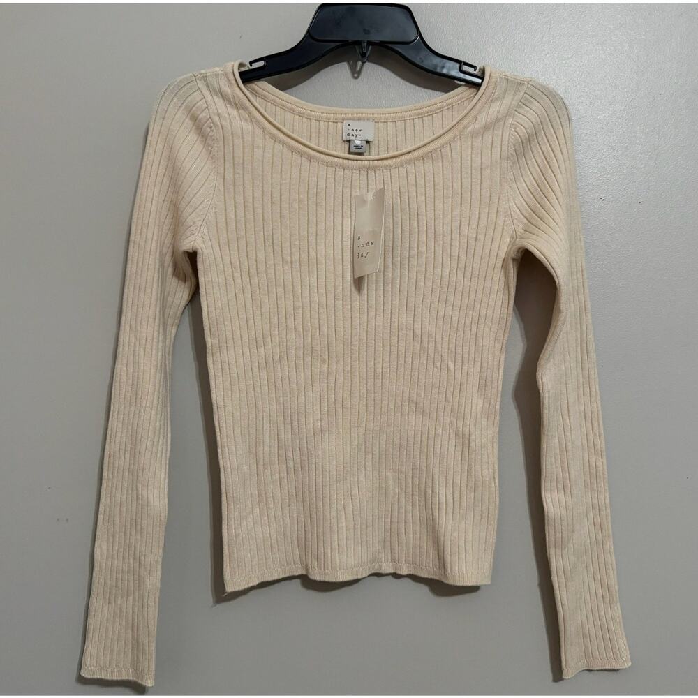 A New Day Top Womens Small Cream Ribbed Fitted Neutral Feminine Basics Modern